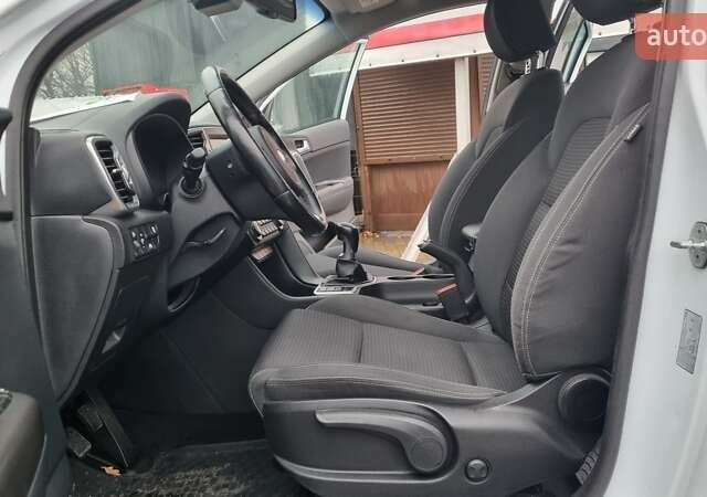 Белый Киа Sportage, объемом двигателя 1.7 л и пробегом 162 тыс. км за 16300 $, фото 31 на Automoto.ua