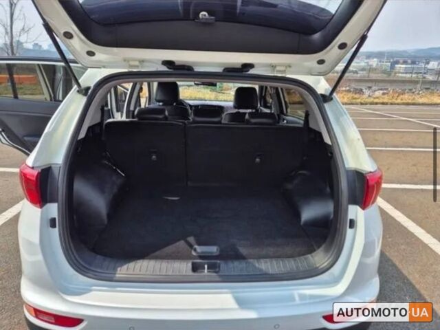 Белый Киа Sportage, объемом двигателя 1.7 л и пробегом 188 тыс. км за 5450 $, фото 4 на Automoto.ua