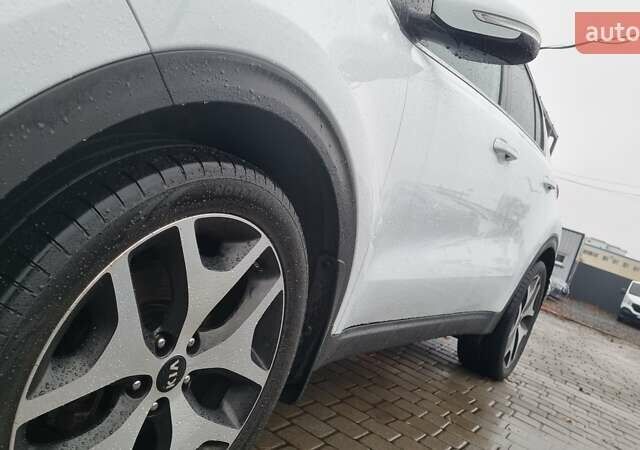 Белый Киа Sportage, объемом двигателя 1.7 л и пробегом 162 тыс. км за 16300 $, фото 13 на Automoto.ua