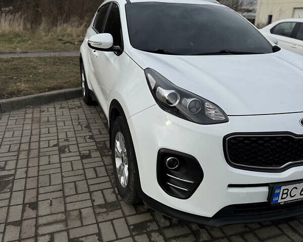 Белый Киа Sportage, объемом двигателя 1.69 л и пробегом 84 тыс. км за 17500 $, фото 2 на Automoto.ua
