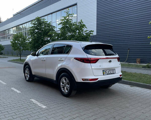 Белый Киа Sportage, объемом двигателя 1.69 л и пробегом 76 тыс. км за 17999 $, фото 10 на Automoto.ua