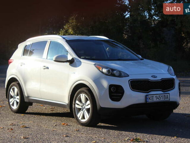 Білий Кіа Sportage, об'ємом двигуна 2 л та пробігом 222 тис. км за 13999 $, фото 4 на Automoto.ua