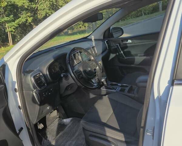 Белый Киа Sportage, объемом двигателя 2 л и пробегом 227 тыс. км за 16450 $, фото 20 на Automoto.ua