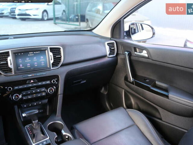 Белый Киа Sportage, объемом двигателя 2 л и пробегом 96 тыс. км за 18500 $, фото 14 на Automoto.ua