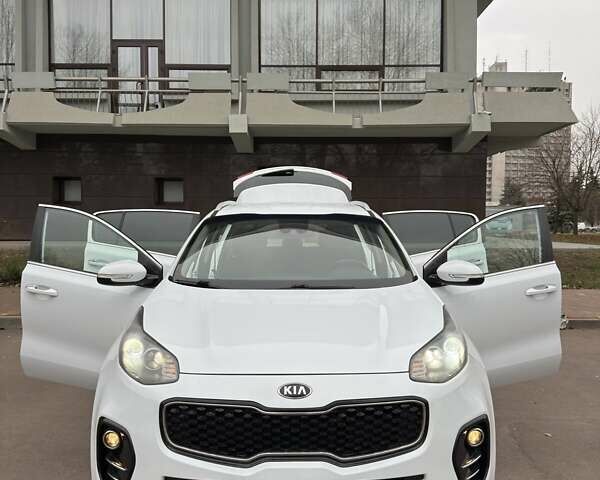 Белый Киа Sportage, объемом двигателя 2 л и пробегом 227 тыс. км за 15950 $, фото 2 на Automoto.ua