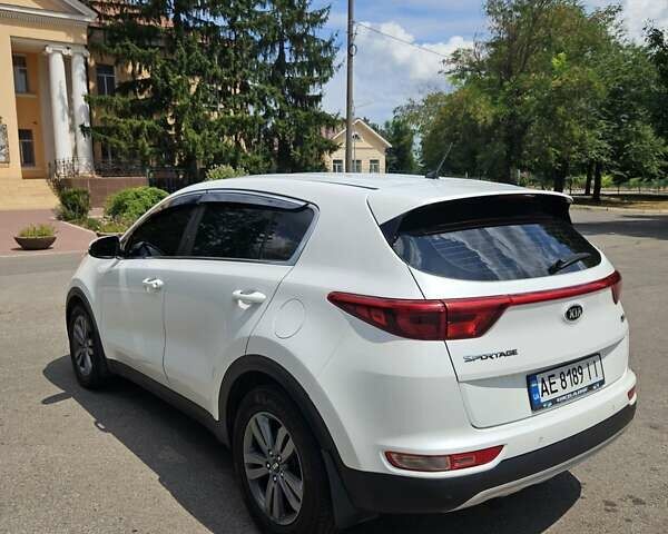 Білий Кіа Sportage, об'ємом двигуна 2 л та пробігом 134 тис. км за 18500 $, фото 7 на Automoto.ua
