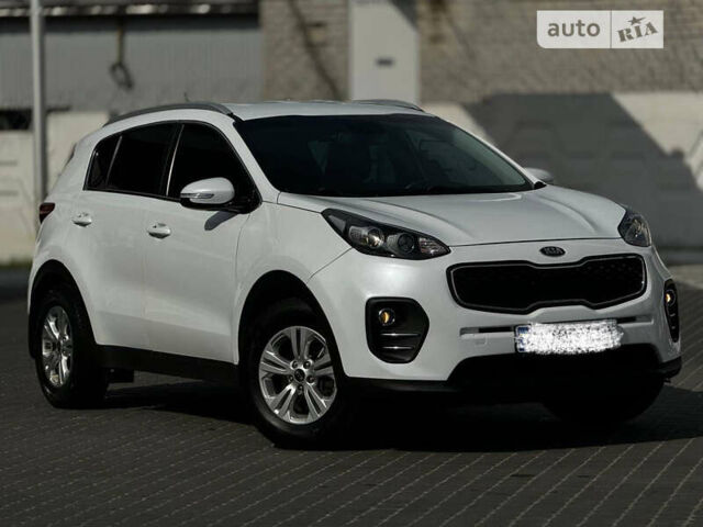 Белый Киа Sportage, объемом двигателя 1.69 л и пробегом 134 тыс. км за 13800 $, фото 6 на Automoto.ua