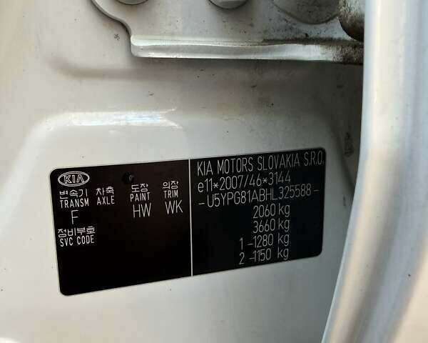Білий Кіа Sportage, об'ємом двигуна 2 л та пробігом 88 тис. км за 19200 $, фото 28 на Automoto.ua