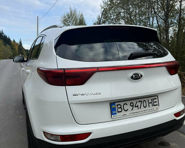 Білий Кіа Sportage, об'ємом двигуна 2 л та пробігом 142 тис. км за 17200 $, фото 6 на Automoto.ua