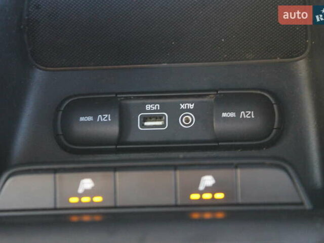 Білий Кіа Sportage, об'ємом двигуна 2 л та пробігом 222 тис. км за 13999 $, фото 25 на Automoto.ua