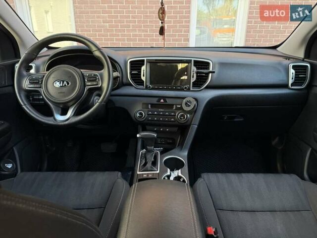 Білий Кіа Sportage, об'ємом двигуна 2 л та пробігом 88 тис. км за 19200 $, фото 44 на Automoto.ua