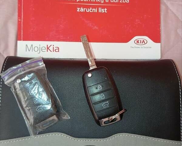 Белый Киа Sportage, объемом двигателя 2 л и пробегом 227 тыс. км за 16450 $, фото 68 на Automoto.ua