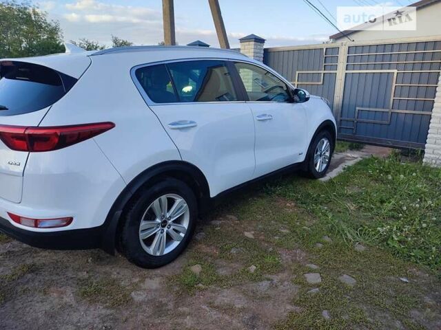 Белый Киа Sportage, объемом двигателя 2 л и пробегом 208 тыс. км за 19300 $, фото 4 на Automoto.ua