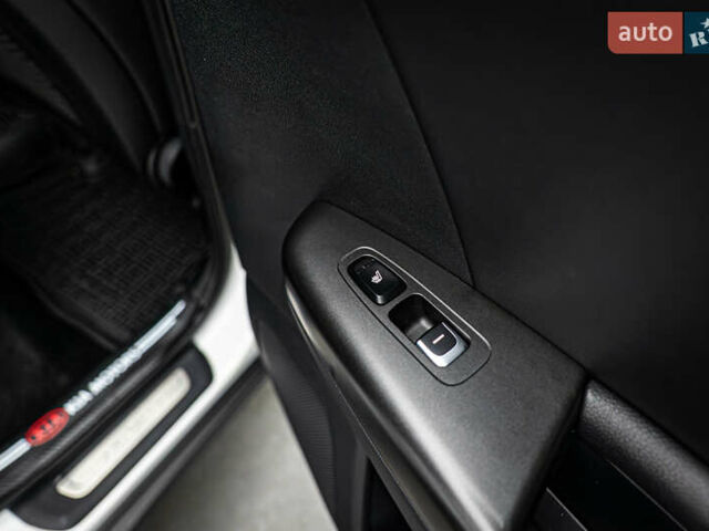 Белый Киа Sportage, объемом двигателя 2 л и пробегом 134 тыс. км за 18181 $, фото 21 на Automoto.ua