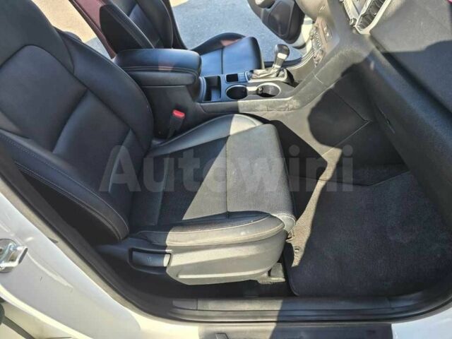 Белый Киа Sportage, объемом двигателя 2 л и пробегом 96 тыс. км за 15000 $, фото 5 на Automoto.ua