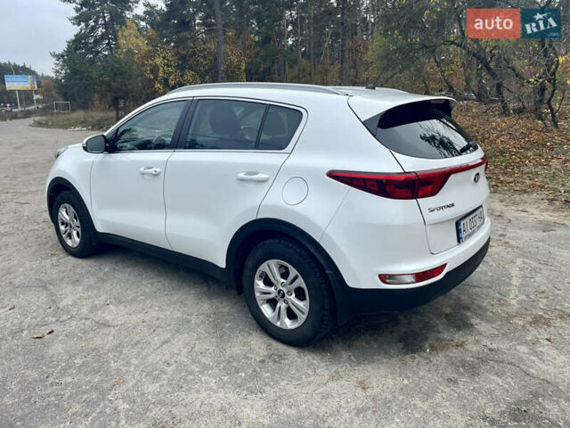 Киа Sportage 2017 в Киеве на Automoto.ua Белый Киа Sportage, объемом двигателя 1.69 л и пробегом 172 тыс. км за 15900 $, фото 2 на Automoto.ua