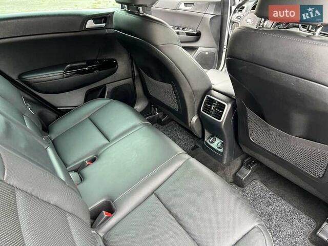 Белый Киа Sportage, объемом двигателя 1.59 л и пробегом 150 тыс. км за 17900 $, фото 94 на Automoto.ua