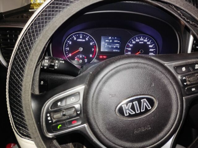 Белый Киа Sportage, объемом двигателя 2 л и пробегом 93 тыс. км за 17500 $, фото 7 на Automoto.ua