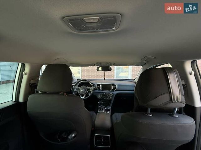 Білий Кіа Sportage, об'ємом двигуна 2 л та пробігом 88 тис. км за 19200 $, фото 46 на Automoto.ua