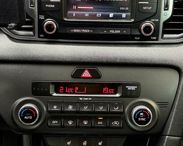 Белый Киа Sportage, объемом двигателя 2 л и пробегом 40 тыс. км за 16999 $, фото 17 на Automoto.ua