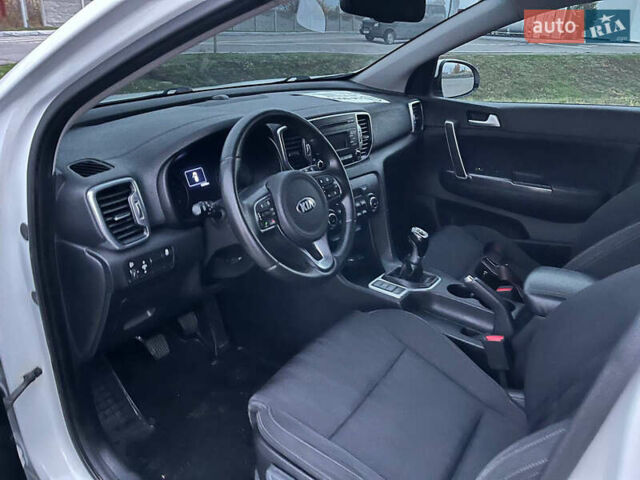 Белый Киа Sportage, объемом двигателя 1.59 л и пробегом 130 тыс. км за 14900 $, фото 28 на Automoto.ua