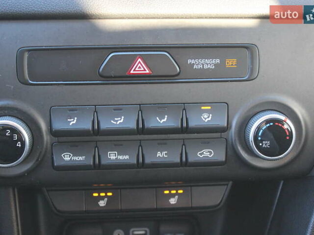 Білий Кіа Sportage, об'ємом двигуна 2 л та пробігом 222 тис. км за 13999 $, фото 26 на Automoto.ua