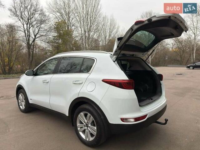 Белый Киа Sportage, объемом двигателя 2 л и пробегом 227 тыс. км за 15950 $, фото 36 на Automoto.ua