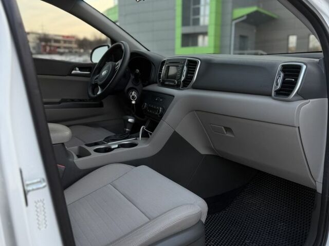 Белый Киа Sportage, объемом двигателя 2.4 л и пробегом 77 тыс. км за 15800 $, фото 6 на Automoto.ua