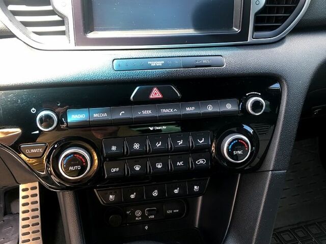 Белый Киа Sportage, объемом двигателя 2 л и пробегом 205 тыс. км за 22500 $, фото 3 на Automoto.ua