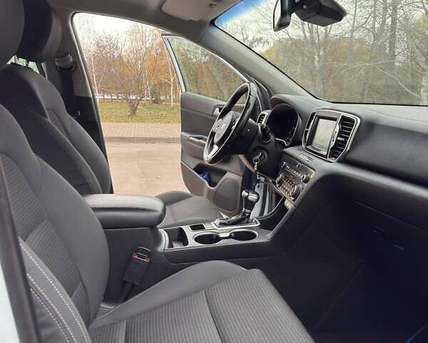 Белый Киа Sportage, объемом двигателя 2 л и пробегом 227 тыс. км за 15950 $, фото 18 на Automoto.ua