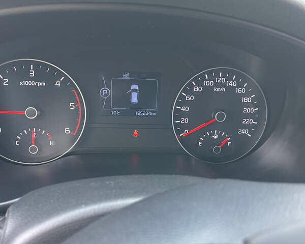 Киа Sportage 2017 в Львове на Automoto.ua Белый Киа Sportage, объемом двигателя 2 л и пробегом 195 тыс. км за 18250 $, фото 8 на Automoto.ua