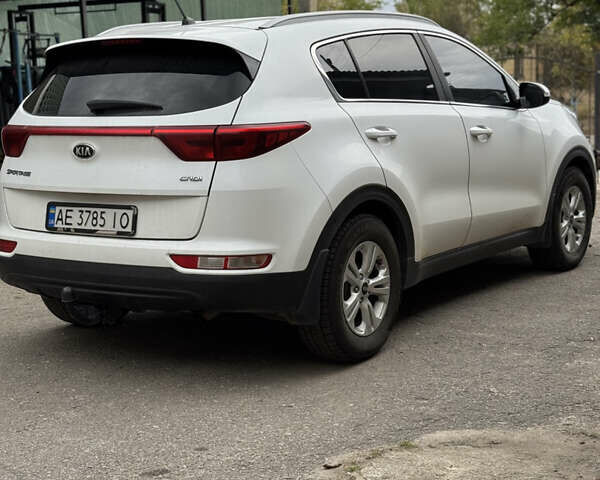 Киа Sportage 2017 в Днепре (Днепропетровске) на Automoto.ua Белый Киа Sportage, объемом двигателя 1.69 л и пробегом 198 тыс. км за 14500 $, фото 11 на Automoto.ua