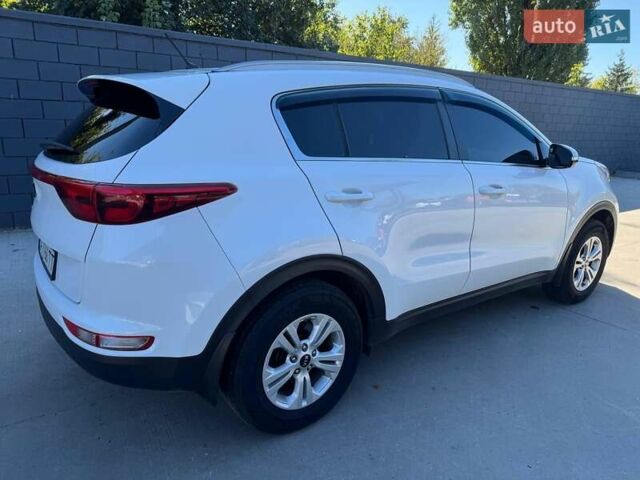 Киа Sportage 2017 в Черкассах на Automoto.ua Белый Киа Sportage, объемом двигателя 1.59 л и пробегом 83 тыс. км за 16700 $, фото 17 на Automoto.ua