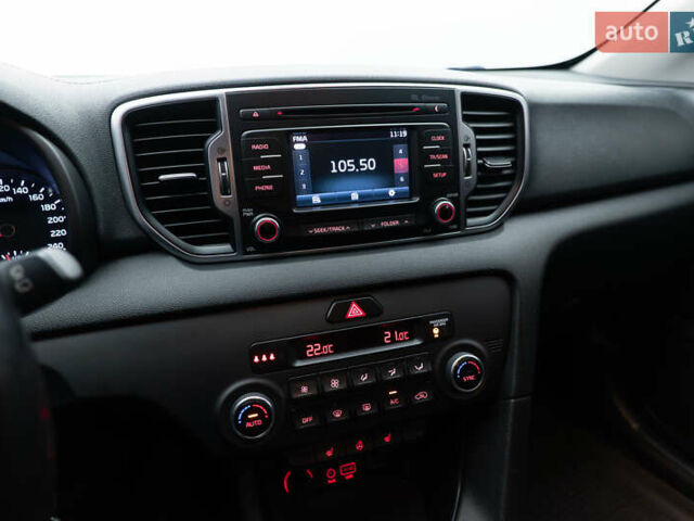 Белый Киа Sportage, объемом двигателя 2 л и пробегом 134 тыс. км за 18181 $, фото 16 на Automoto.ua