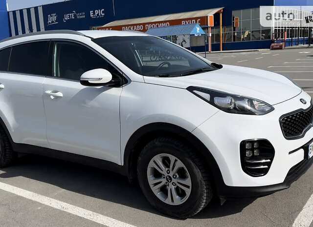 Білий Кіа Sportage, об'ємом двигуна 1.69 л та пробігом 86 тис. км за 18000 $, фото 3 на Automoto.ua