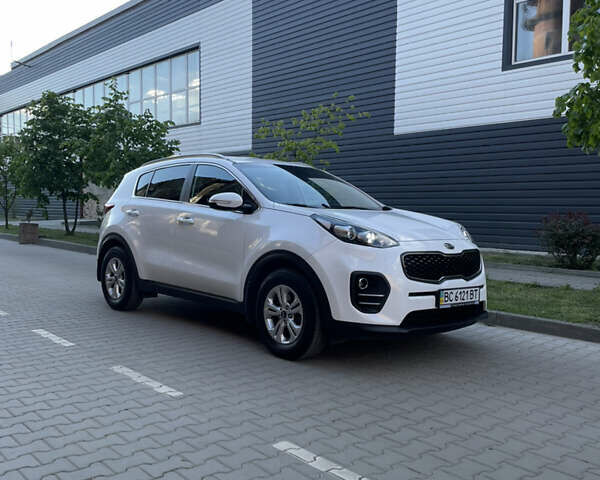 Белый Киа Sportage, объемом двигателя 1.69 л и пробегом 76 тыс. км за 17999 $, фото 7 на Automoto.ua