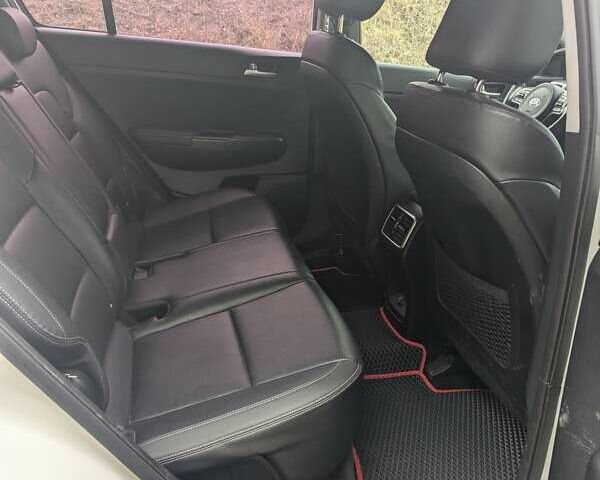 Белый Киа Sportage, объемом двигателя 2 л и пробегом 265 тыс. км за 17500 $, фото 6 на Automoto.ua