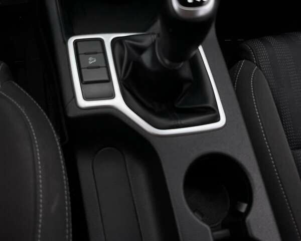 Белый Киа Sportage, объемом двигателя 1.69 л и пробегом 284 тыс. км за 15500 $, фото 15 на Automoto.ua