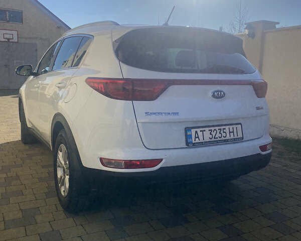 Киа Sportage 2017 в Ивано-Франковске на Automoto.ua Белый Киа Sportage, объемом двигателя 1.69 л и пробегом 210 тыс. км за 17500 $, фото 11 на Automoto.ua