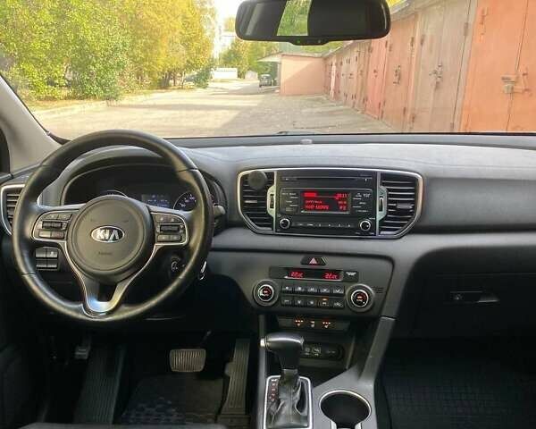 Білий Кіа Sportage, об'ємом двигуна 2 л та пробігом 134 тис. км за 16300 $, фото 3 на Automoto.ua