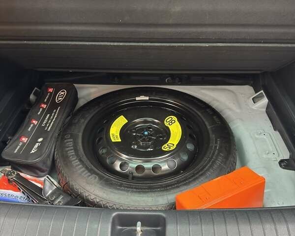 Белый Киа Sportage, объемом двигателя 2 л и пробегом 227 тыс. км за 15950 $, фото 13 на Automoto.ua