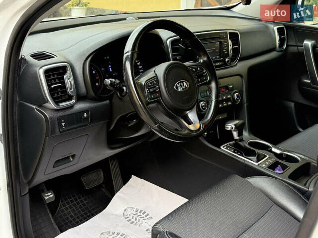Белый Киа Sportage, объемом двигателя 2 л и пробегом 40 тыс. км за 16999 $, фото 15 на Automoto.ua