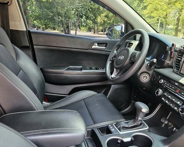 Білий Кіа Sportage, об'ємом двигуна 2 л та пробігом 134 тис. км за 18500 $, фото 10 на Automoto.ua