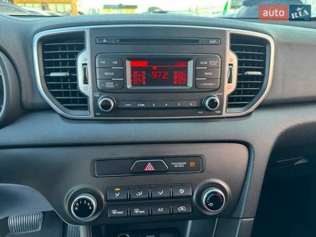 Белый Киа Sportage, объемом двигателя 2 л и пробегом 210 тыс. км за 17200 $, фото 10 на Automoto.ua