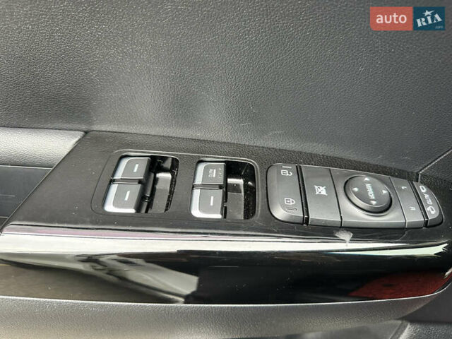 Белый Киа Sportage, объемом двигателя 2 л и пробегом 157 тыс. км за 20500 $, фото 19 на Automoto.ua