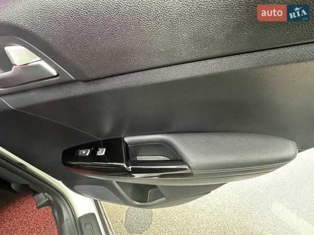 Белый Киа Sportage, объемом двигателя 2 л и пробегом 157 тыс. км за 20500 $, фото 27 на Automoto.ua