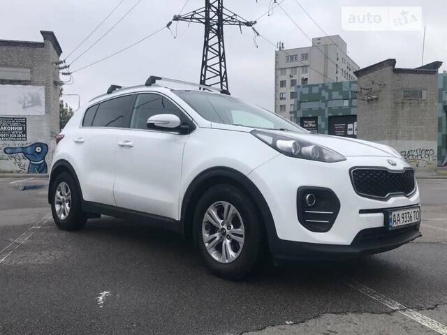 Белый Киа Sportage, объемом двигателя 1.7 л и пробегом 120 тыс. км за 16500 $, фото 2 на Automoto.ua