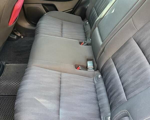 Білий Кіа Sportage, об'ємом двигуна 2 л та пробігом 88 тис. км за 19200 $, фото 19 на Automoto.ua
