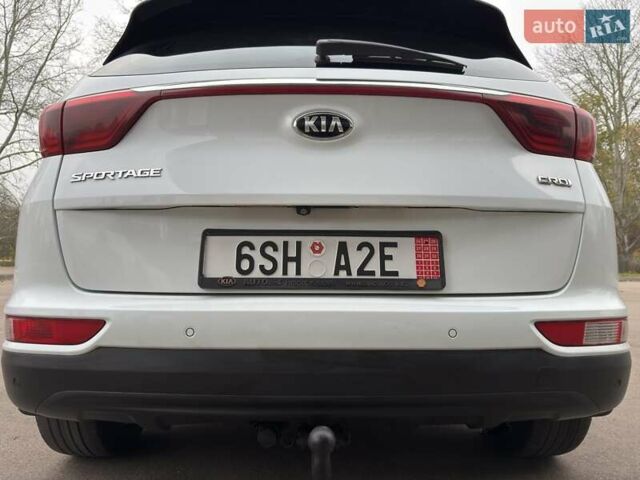 Белый Киа Sportage, объемом двигателя 2 л и пробегом 227 тыс. км за 15950 $, фото 45 на Automoto.ua