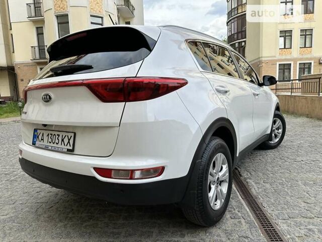 Білий Кіа Sportage, об'ємом двигуна 2 л та пробігом 55 тис. км за 18999 $, фото 17 на Automoto.ua